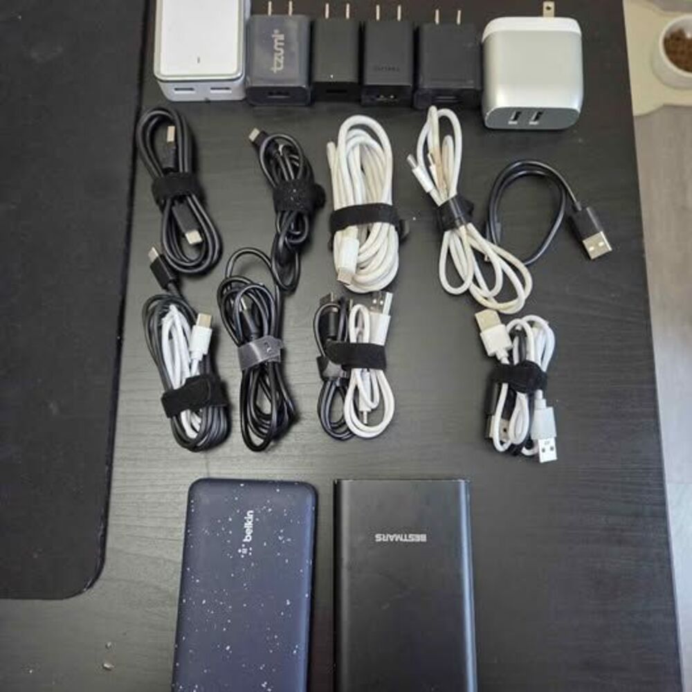 Electronics Charging Bundle with Belkin and Bestmars Power Banks